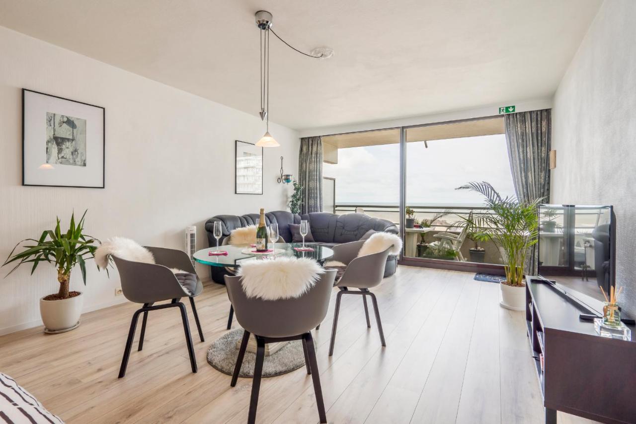 Luxueuze vakantiestudio met zeezicht en terras in Oostende Buitenkant foto
